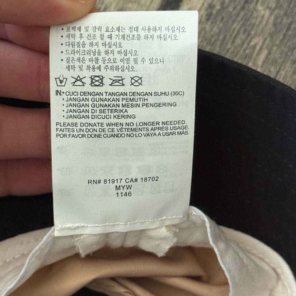 Nike Baby Bucket Hat 12M Black Peach Colorblock Embroidered Logo Chin Strap - Picture 7 of 12